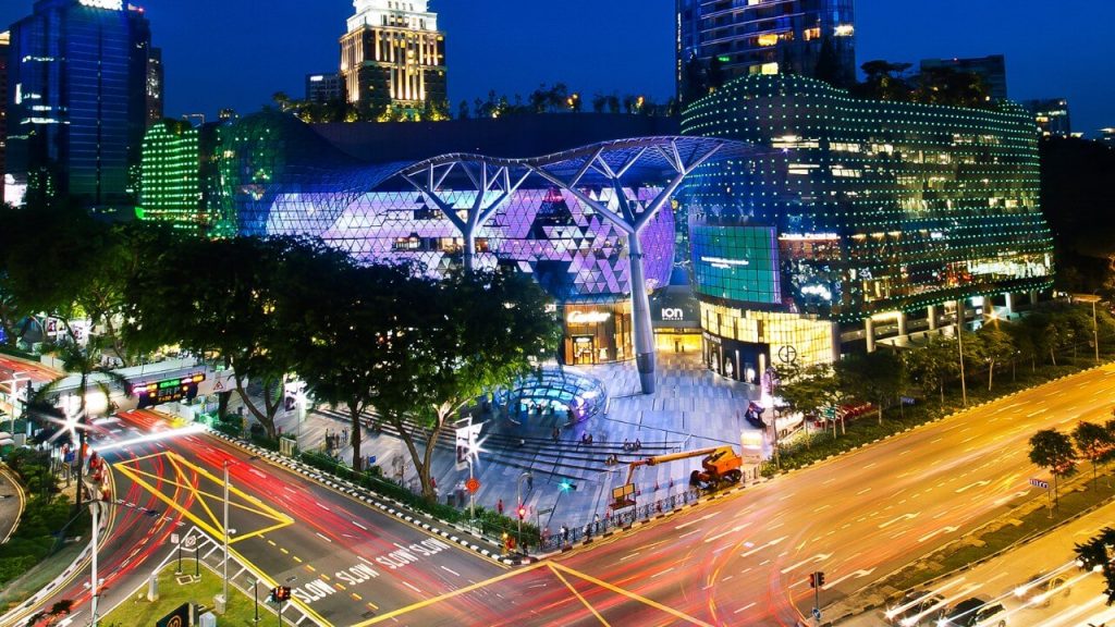 Trước khi kết thúc tour 3 ngày 2 đêm singapore đừng quên ghé qua Thiên đường mua sắm Orchard Road