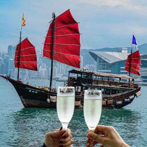 thuyền aqua luna biểu tượng hongkong