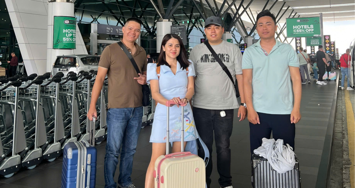 tai xe kiem huong dan vien city tour tai kuala lumpur