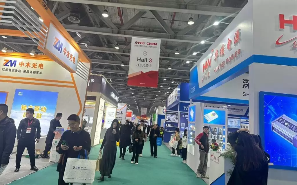 Cac  Doah nghiep tham gia Trien lam co mat tu rat som