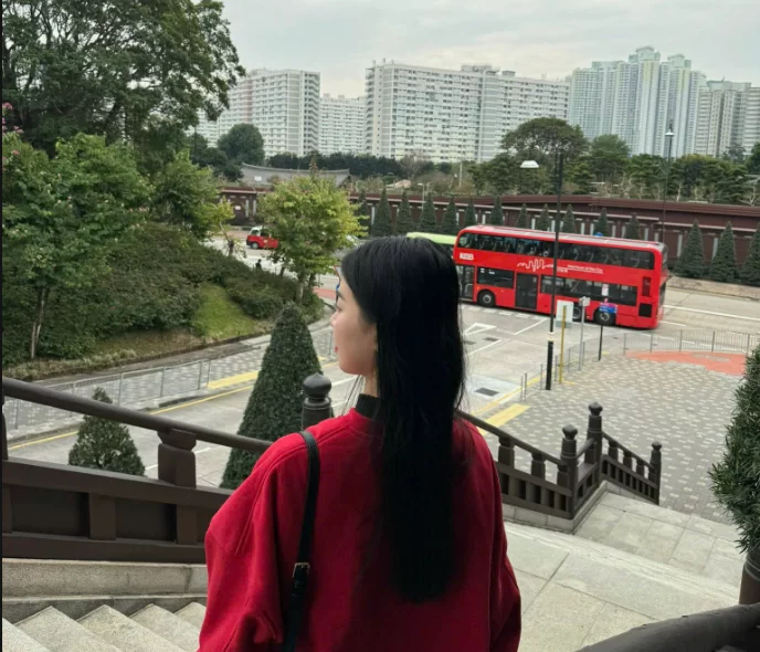 huong dan vien du lich tu tuc kham pha hong kong