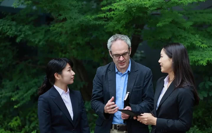 dich vu tuyen dung nhan su nganh phien dich