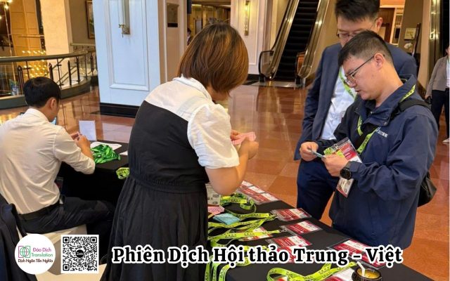 Phiên dịch Trung – Việt tại gian trưng bày hội thảo