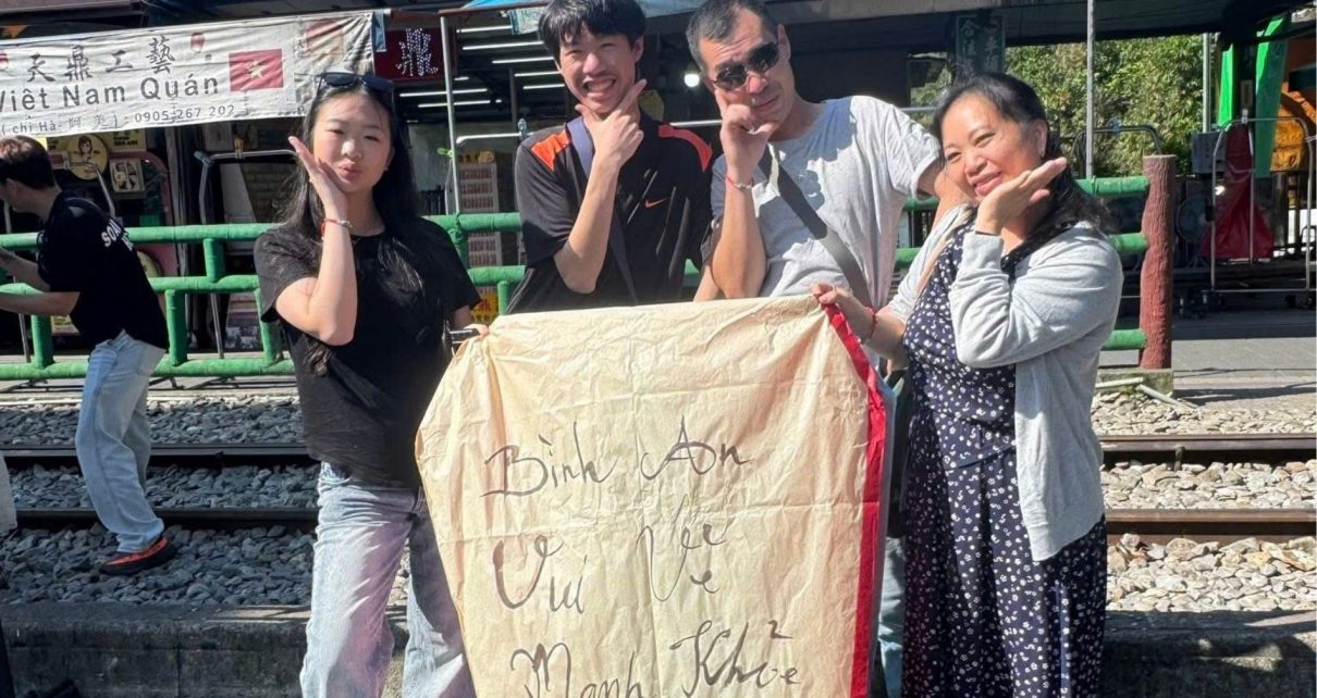 tai xe kiem tour guide nguoi viet tai dai loan